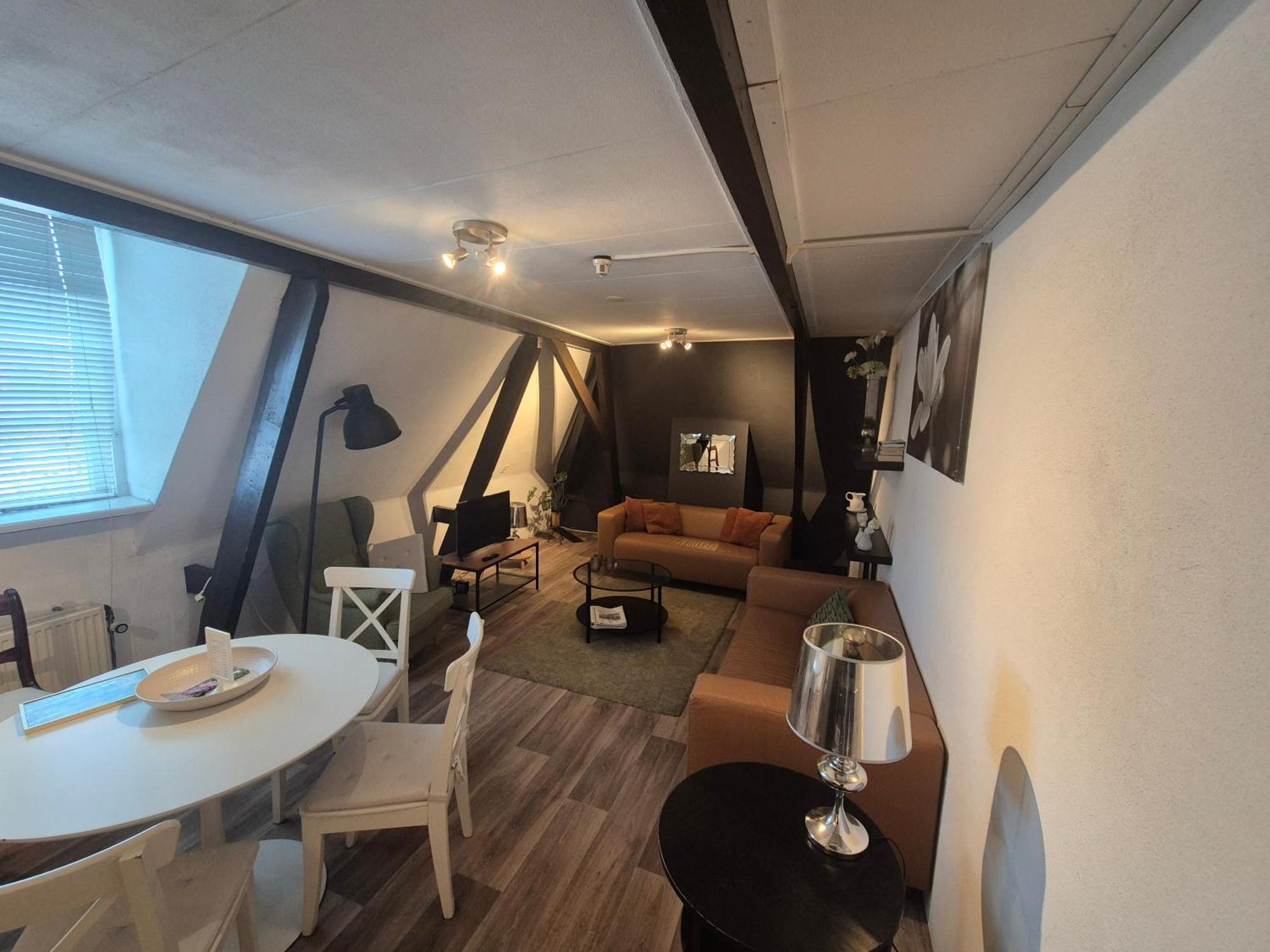 Aan Den Hogeweg Apartment