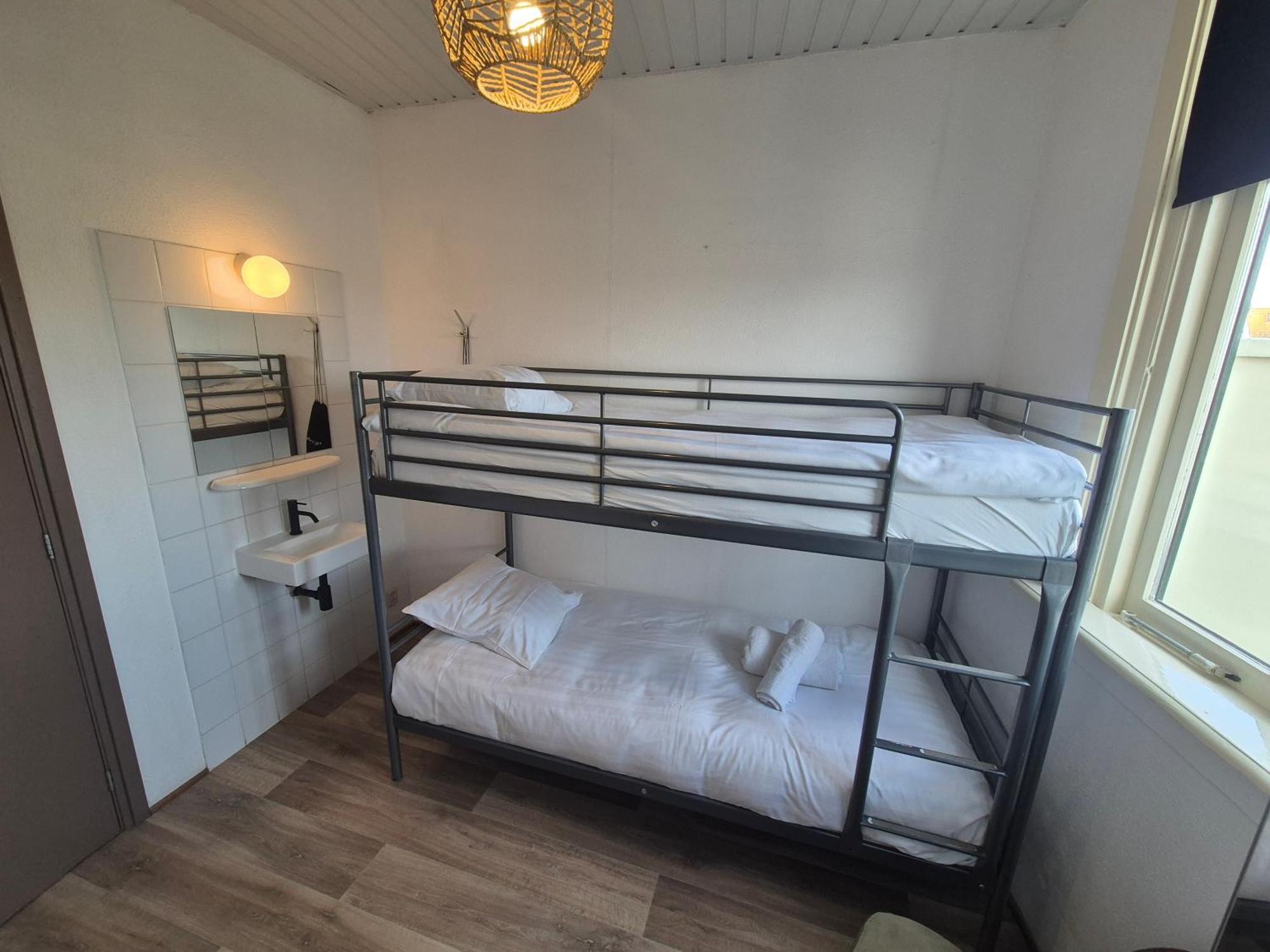 Aan Den Hogeweg Apartment